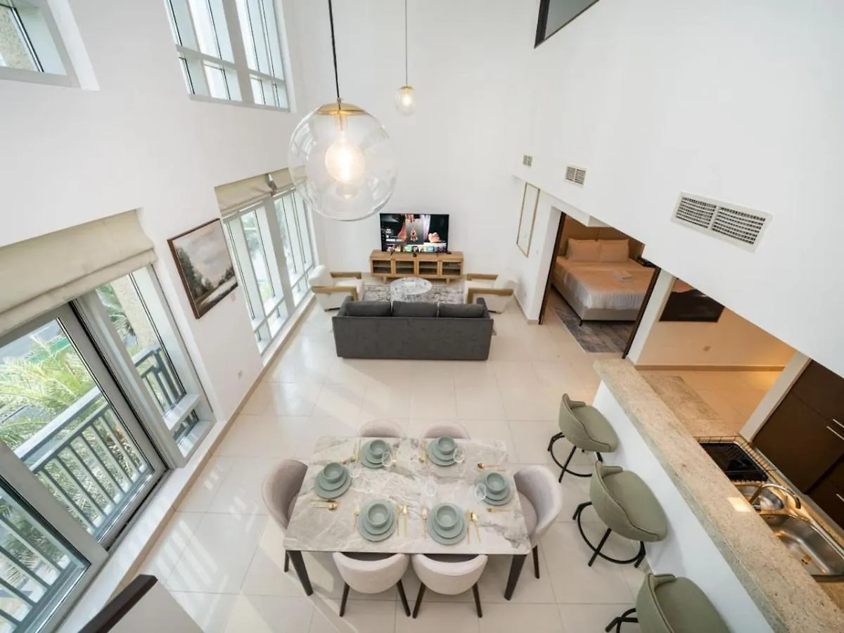 Elegant 2 Bed Downtown Duplex - Prime Location Apartment Dubai 0*,