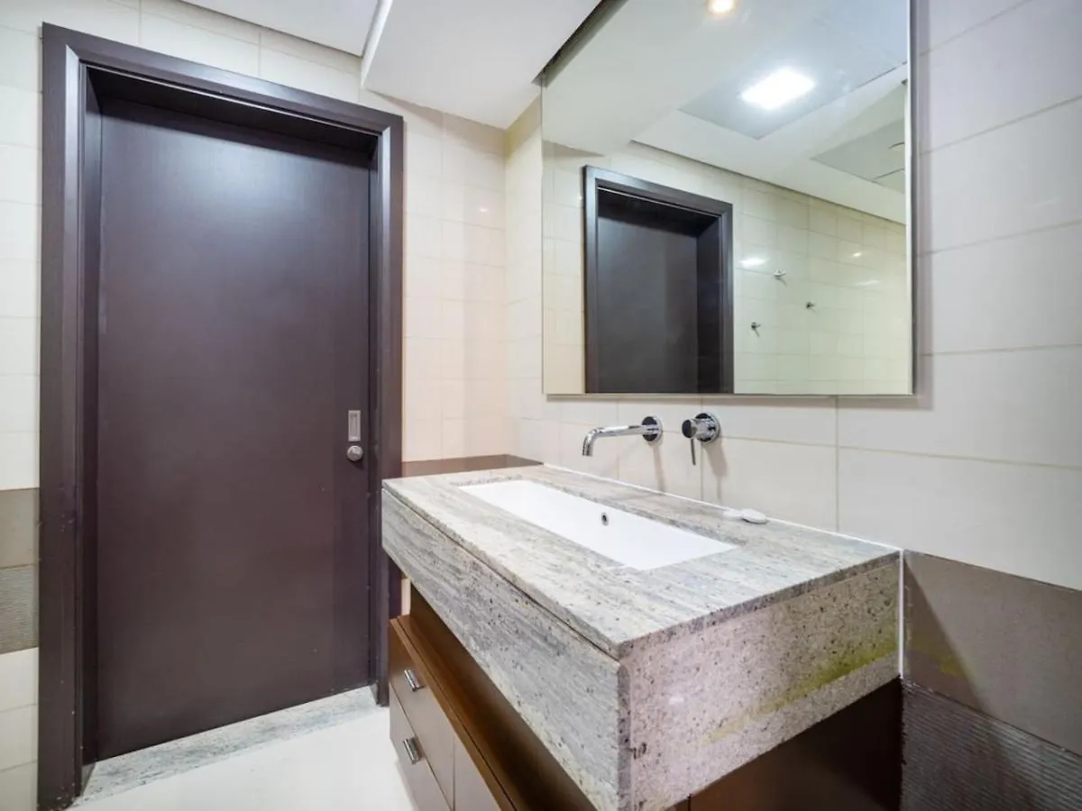 Elegant 2 Bed Downtown Duplex - Prime Location Apartman Dubaj